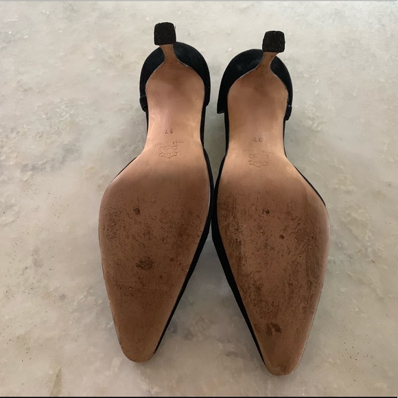 Manolo Blahnik, black, suede pumps - Picture 5 of 5